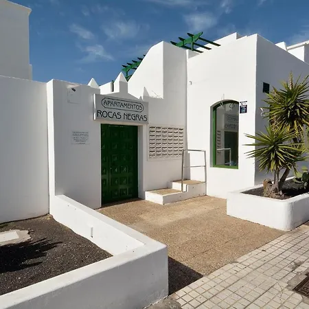 Black Stones Share Pool! * Puerto del Carmen (Lanzarote)